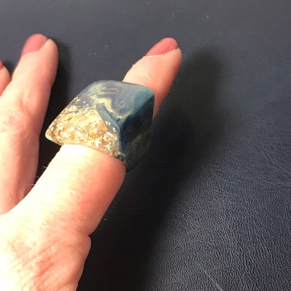 3 RETRO RESIN PLASTIC Costume Jewelry Dome And Square Rings - Picture 9 of 12